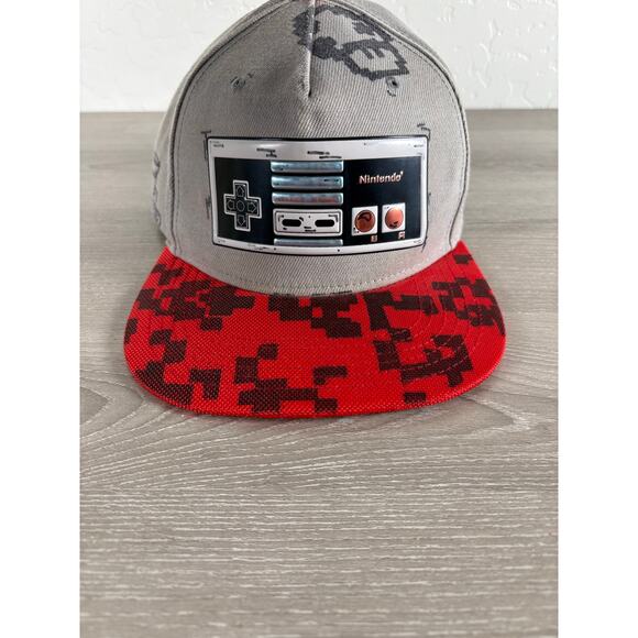 Nintendo NES Men's Snapback Gray Red- Character Silhouette Baseball Cap Hat- EUC - Picture 1 of 8